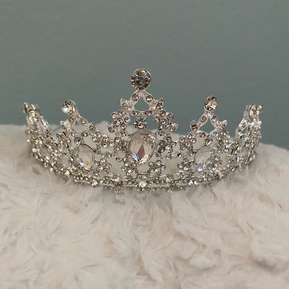 Tiara - Picture 2 of 8